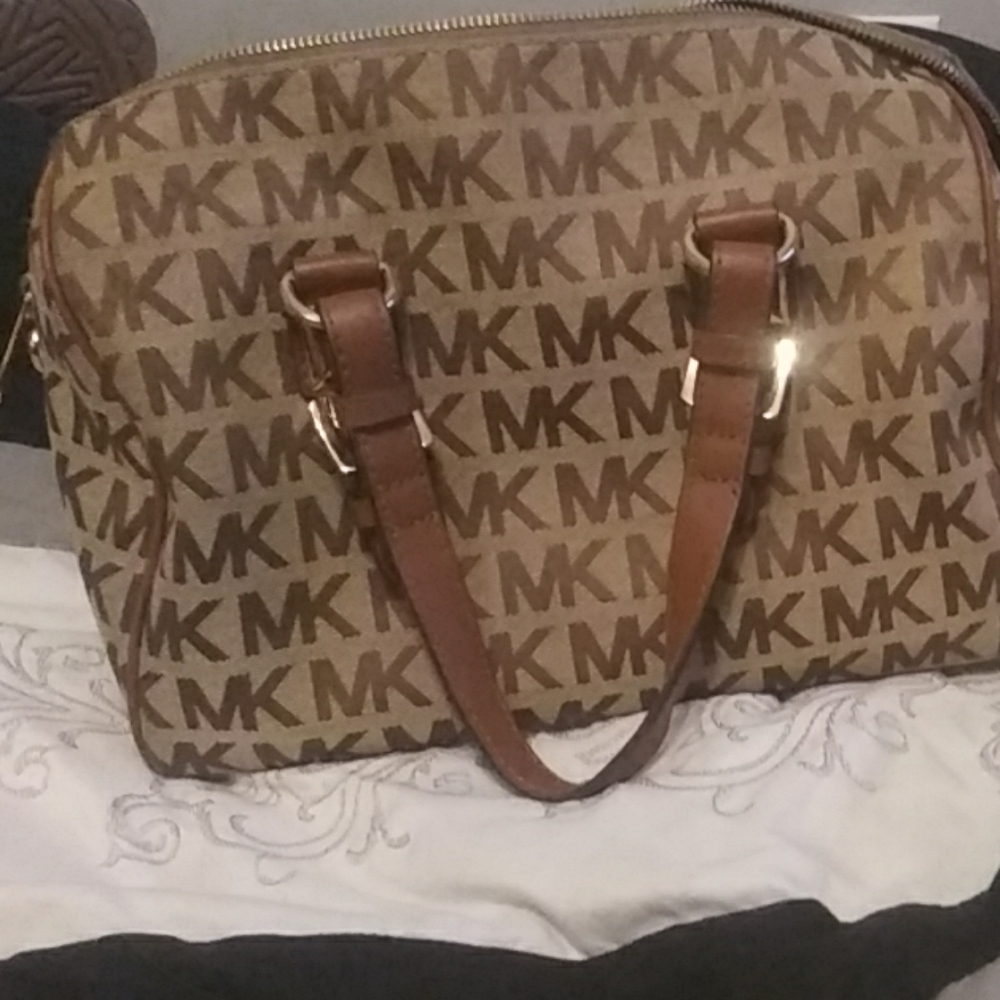 Michael kors hand bag